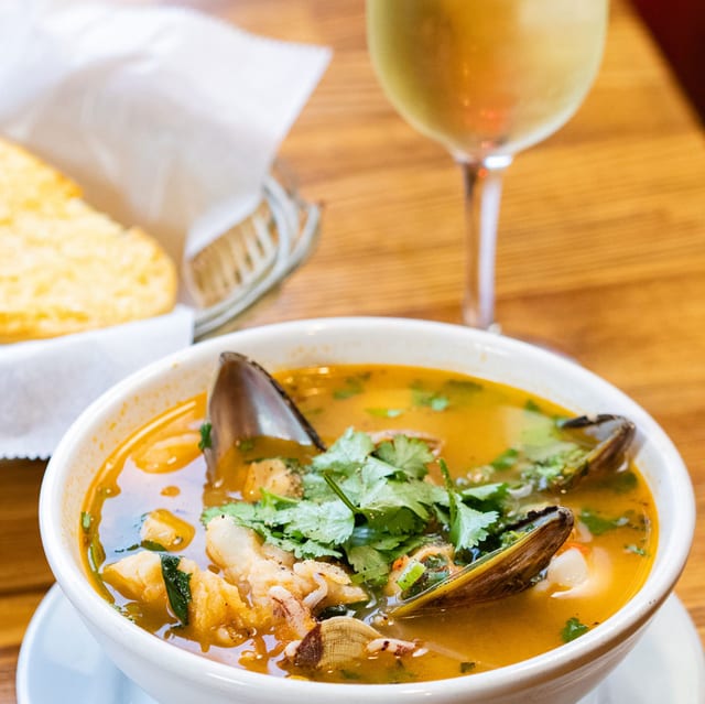 Wine Mussels In Dipping Broth.